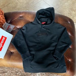 SUPREME HOODIE BLACK ON BLACK | SOLD|